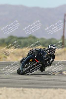 media/Oct-13-2025-Moto Forza (Mon) [[a66d839500]]/3-B Group/Session 3 (Turn 16)/